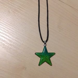 🔥FREE W BUNDLE🔥 Star mood ring necklace